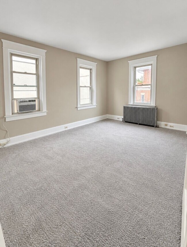 Building Photo - 111 Gayley St