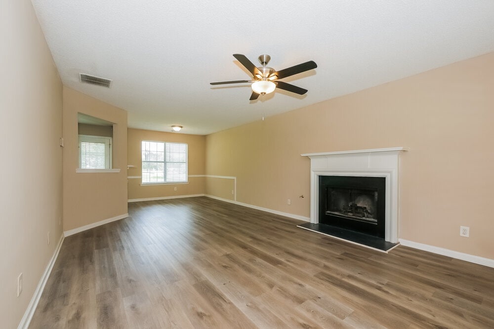 Building Photo - 255 Summer Hill Cir