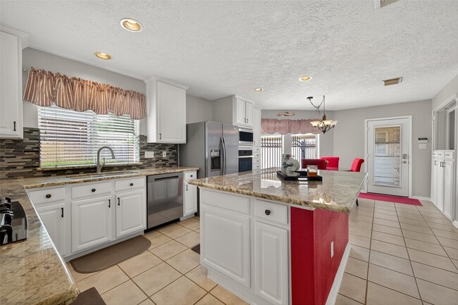 Building Photo - 17518 Heartwind Ct