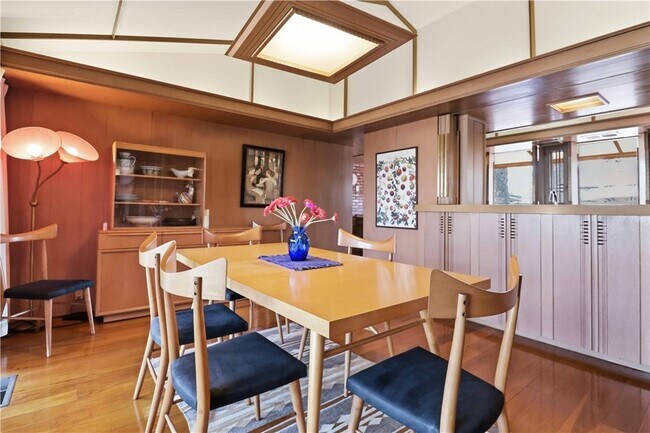 Building Photo - 951 Pembroke Rd