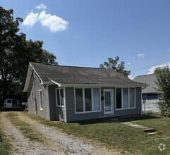 Building Photo - 1013 Glider Ave