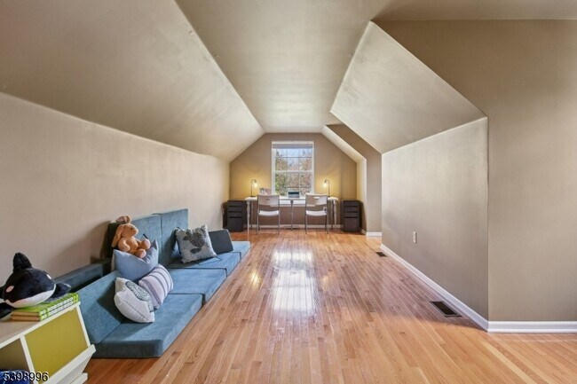 Building Photo - 12 Hansom Rd