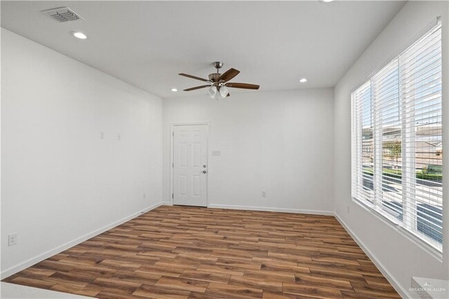 Building Photo - 14 E Viviana St