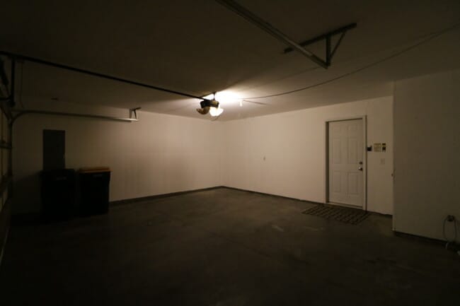 Building Photo - 7860 Old Carriage Ct