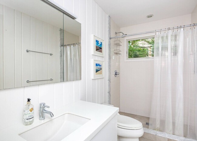 Building Photo - 53 Sayre's Path