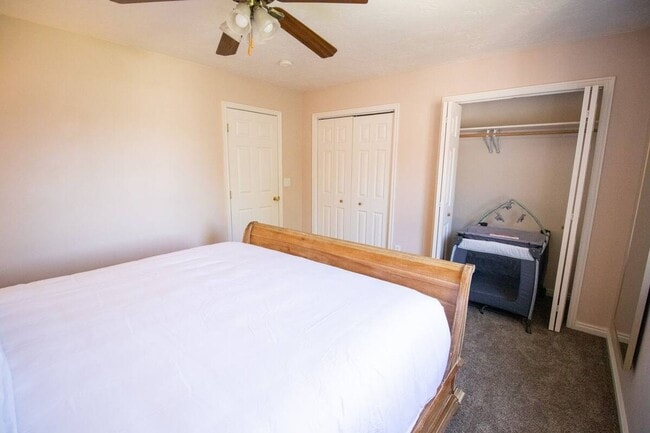 Building Photo - 592 Sunflower Rd