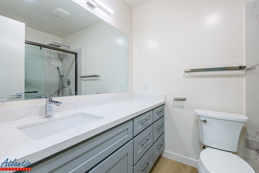 Building Photo - 555 S 10th St