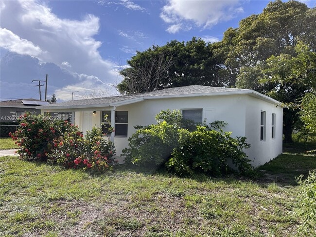 Building Photo - 2481 NW 154th St