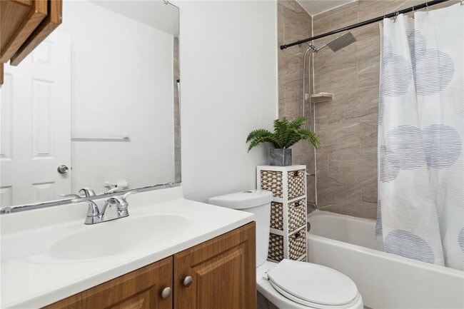 Building Photo - 634 18th St