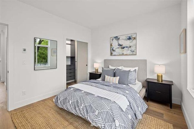 Building Photo - 4758 Green Lake Way N