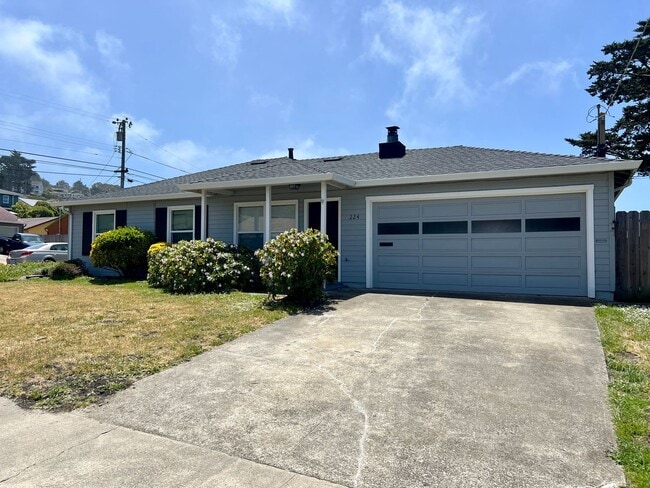 Primary Photo - MUST SEE - Updated Single Family Rancher -...