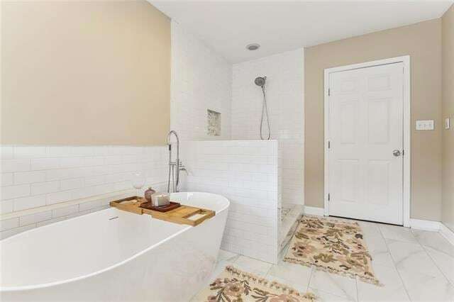 Building Photo - 5605 Canal Blvd