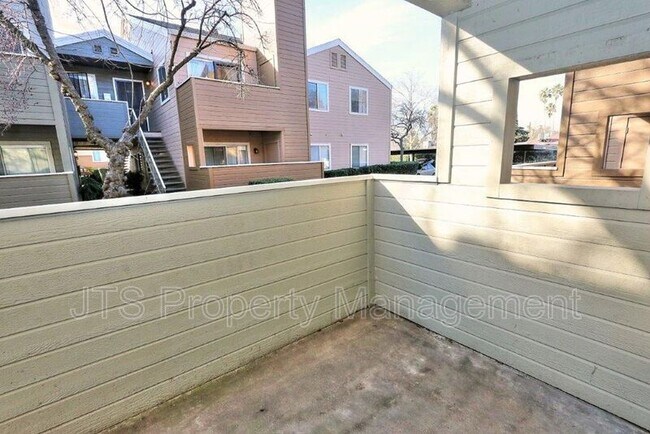 Building Photo - 1019 Dornajo Way