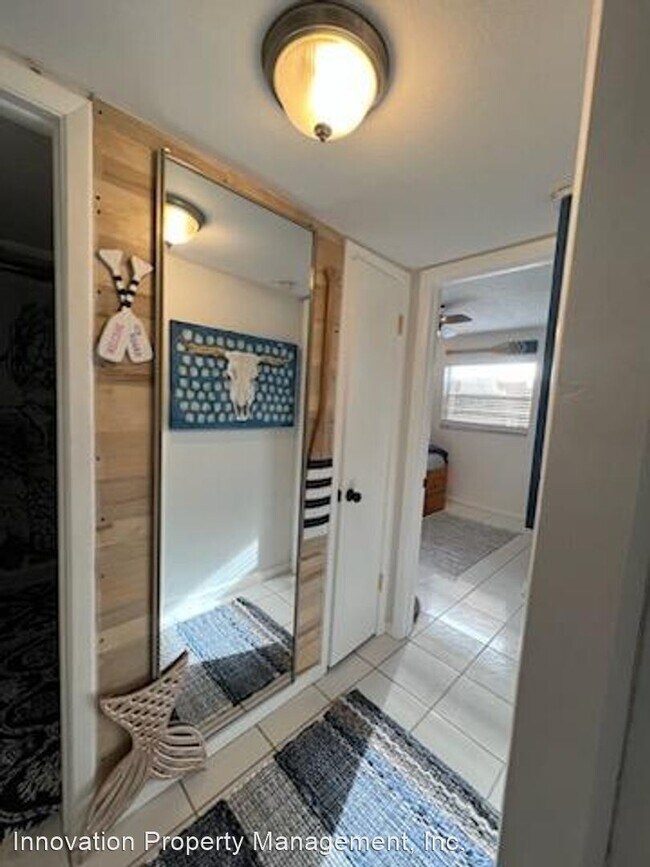 Building Photo - 2 br, 1 bath Apartment - 2 Bedroom 1 Bath ...