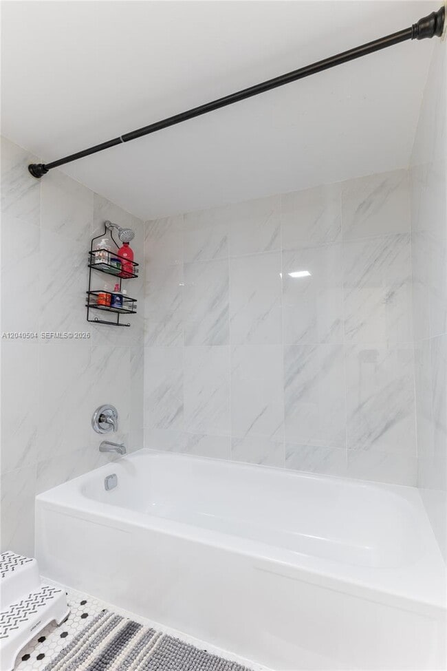 Building Photo - 290 174th St