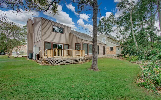 Building Photo - 712 Player Ct