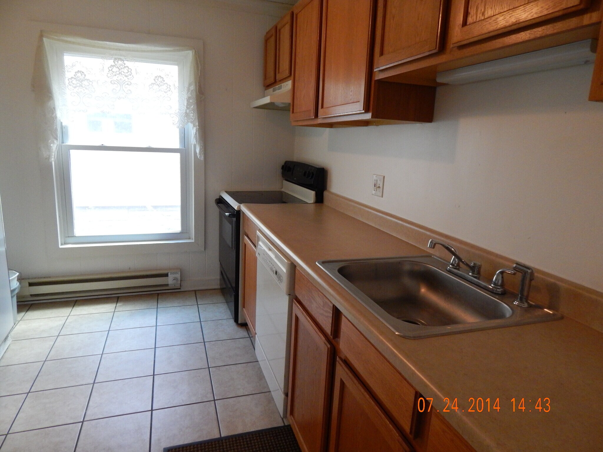 Great storeage and counter space - 719 Johnson Ave