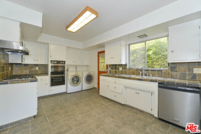 Building Photo - 1241 17th St