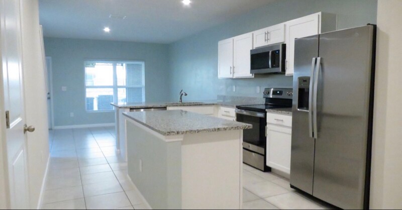 Building Photo - 404 Sedgewick Dr