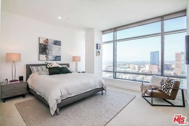 Building Photo - 900 W Olympic Blvd