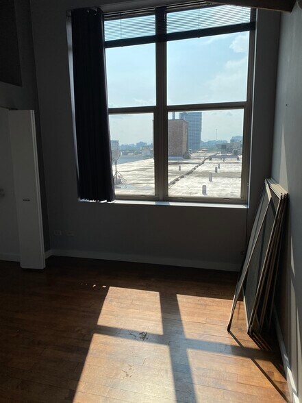 Bedroom - 500 S Clinton St