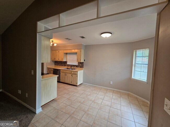 Building Photo - 127 Summerfield Dr