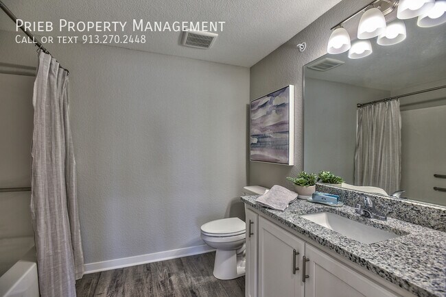 Building Photo - Parkview Apartments - Available October 10th