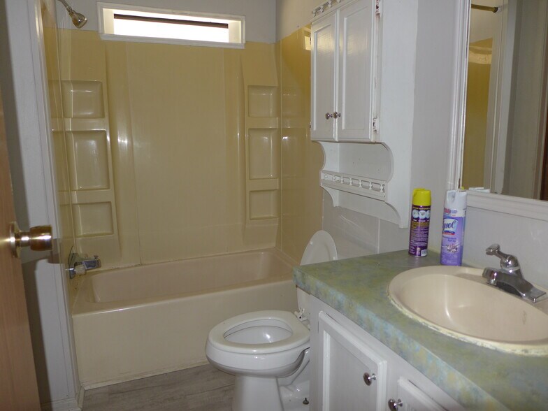 Building Photo - 1114 Grantham School Rd