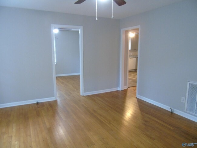 Building Photo - 1423 Stevens Ave NE