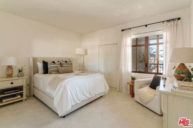 Building Photo - 11847 Gorham Ave