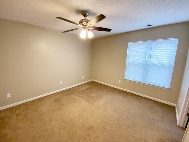 Building Photo - 2526 Sapling Cir