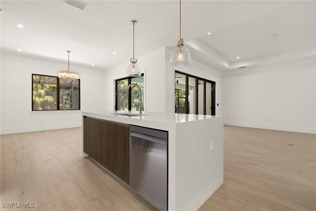 Building Photo - 1587 Golden Gate Blvd W