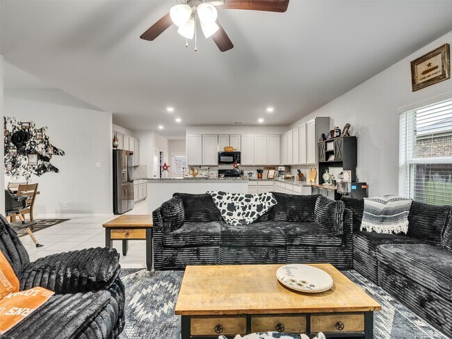 Building Photo - 8719 Willet St