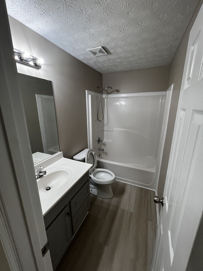 Building Photo - 2381 Rimmele Dr NW
