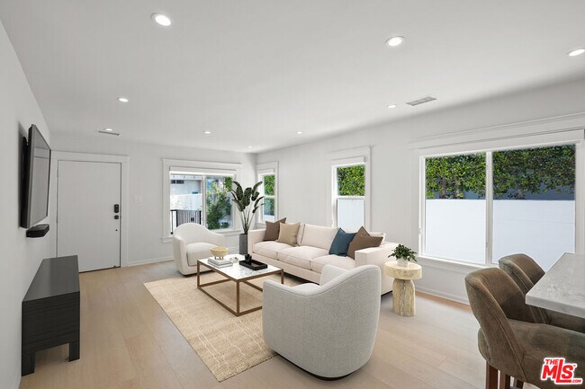 Building Photo - 619 Westmount Dr