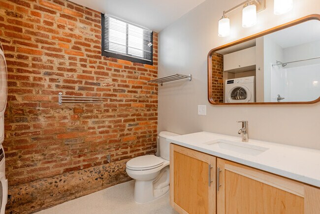 Building Photo - 235 Old South High St