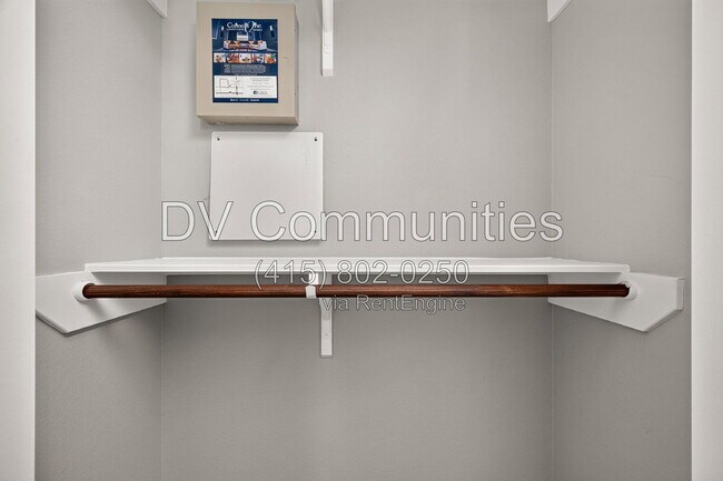 Building Photo - 1204 3rd St