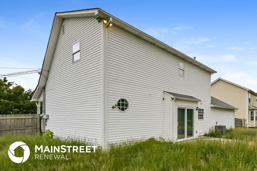 Building Photo - 8231 Oak Terrace Ln