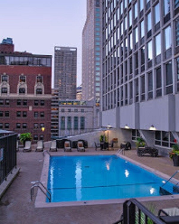 Building Photo - 111 E Chestnut St