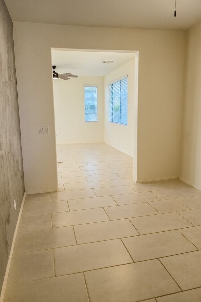 Building Photo - Charming 3BR House in Buckeye
