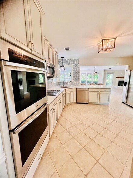 Building Photo - 205 Kinderhill Ct