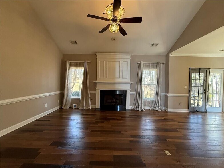 Building Photo - 1180 Downyshire Dr