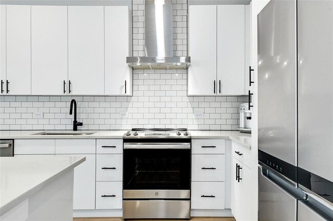 Building Photo - 3101 Govalle Ave