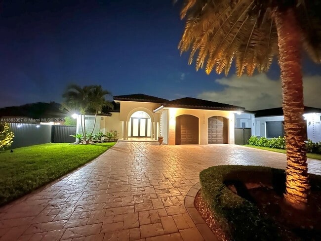 Building Photo - 15750 SW 90th Ave