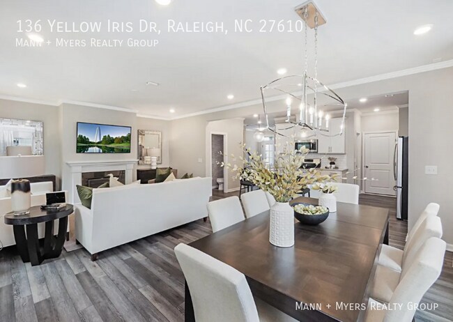 Building Photo - 136 Yellow Iris Dr