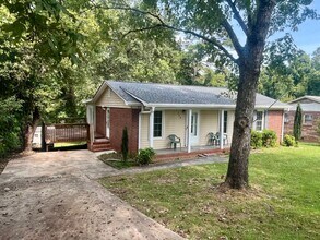 Building Photo - House for Rent In Clemson