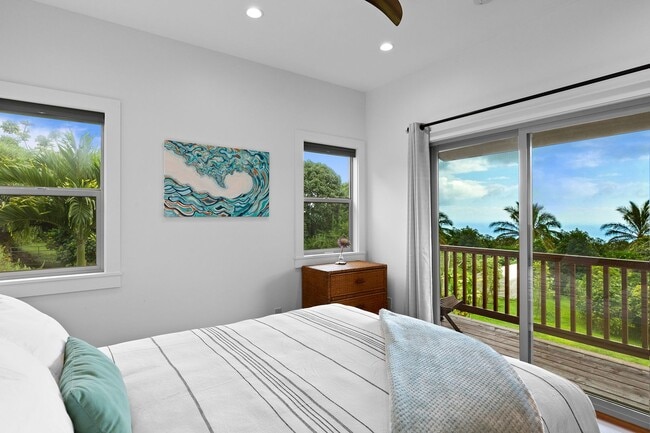 Building Photo - Secluded 1BD/1BA Cottage with Ocean Views