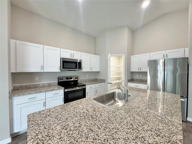 Building Photo - 1580 Axel Cir