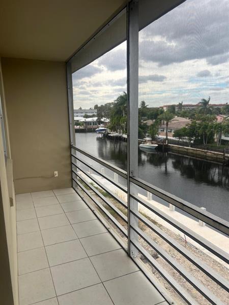 Building Photo - 2801 NE 51st St