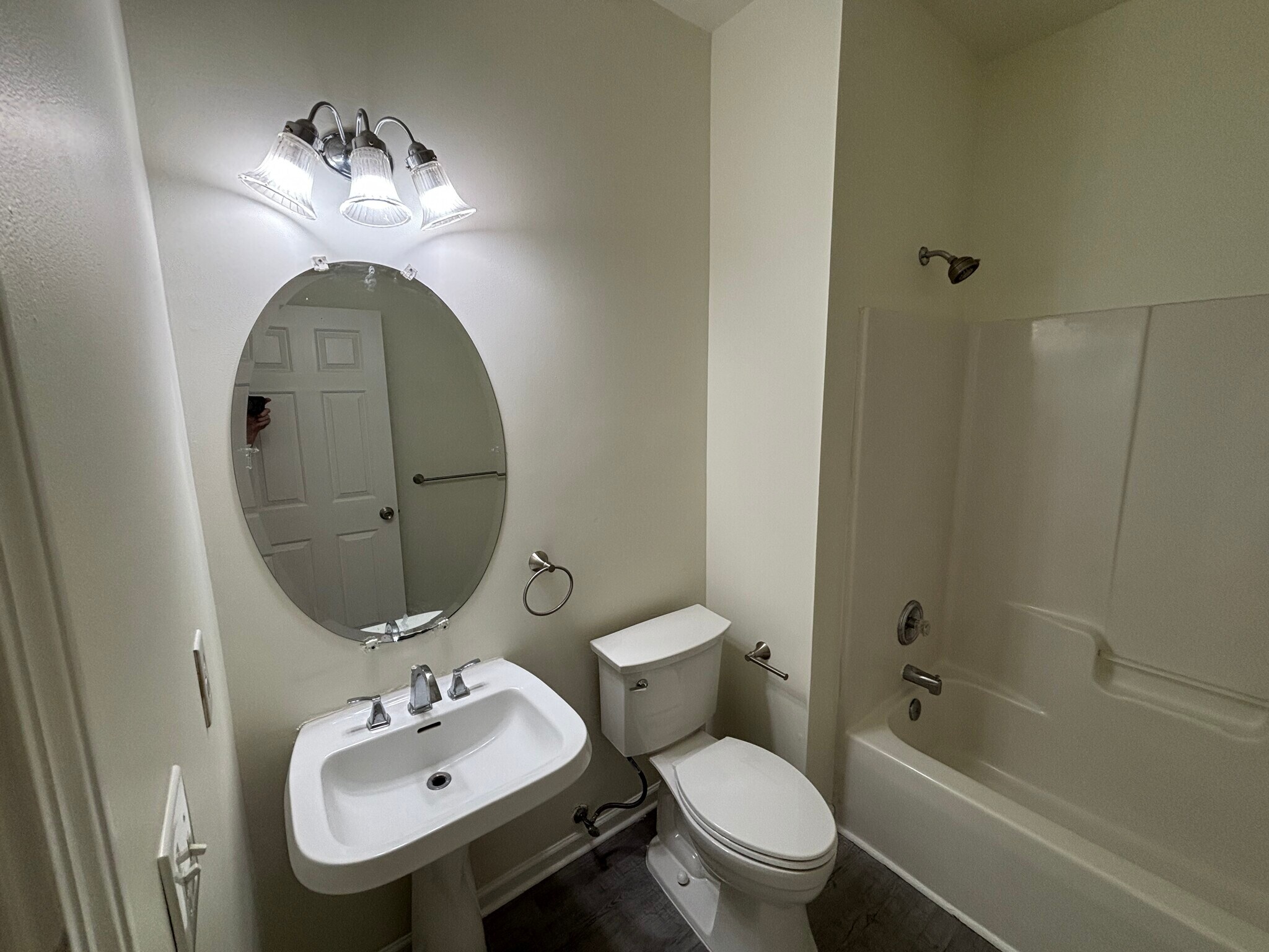 Building Photo - 15938 Wayland Dr